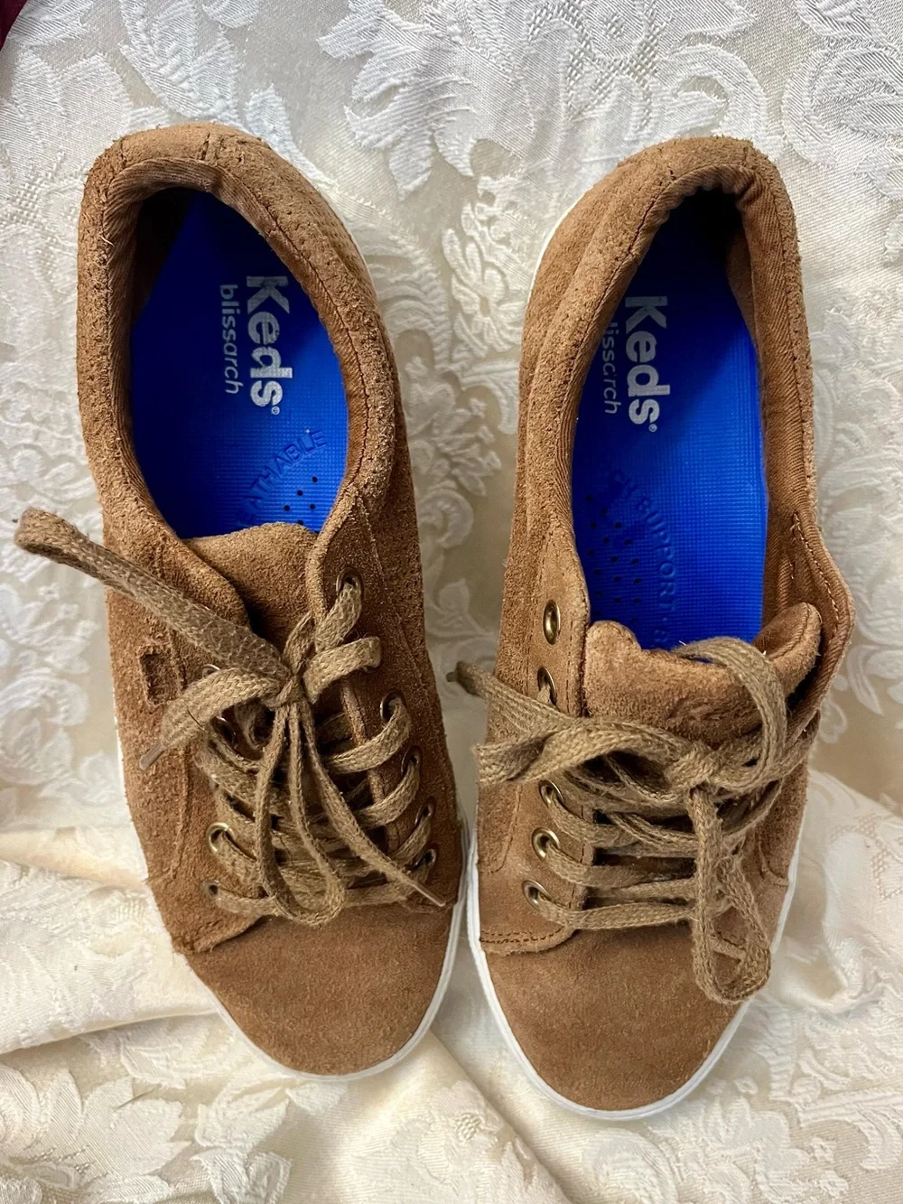 Keds jump kick